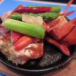 勝しん - オマールエビの半身をオーブンで焼いたもの