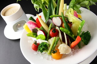 LUXIS - 新鮮野菜のガーデン風バーニャカウダ
