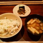神楽坂 石かわ - 御飯　味噌汁　漬物　味噌汁の味が好み(^-^)