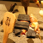 本家伴久 - 名物「一升べら」