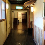 本家伴久 - 館内の廊下