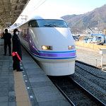 本家伴久 - 鬼怒川温泉駅にてSPICIA