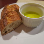 コントワール ミサゴ - メゾンカイザーのバゲット オリーブオイルで2