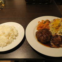 ビストロあじと - ハンバーグとトンテキ　1,080円(税込)