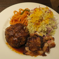 ビストロあじと - ハンバーグ拡大