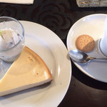 月のとき - オリジナルチーズケーキ(みそ仕立て)とアイスクリームとコーヒー