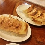 徹底的に研究された餃子の皮で作る餃子