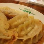 餃子のパプア - 餃子のお皿のロゴがかわいい