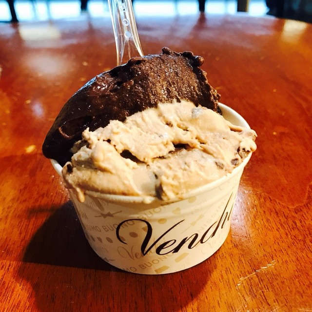 VENCHI CHOCOLATE GELATO Bologna, Marconi Airport ボローニャ/チョコレート 食べログ