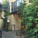 白金茶房 - 入口までの敷地も素敵