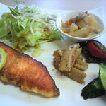 花みどう - 鮭のレモンバターソテー定食