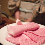 いし橋 - 霜降り肉の盛りつけ