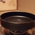 いし橋 - 鉄の鍋が鎮座