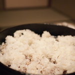 いし橋 - 〆の名物おじやはまずはご飯を入れます