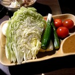 四文屋 - 生野菜盛：378円