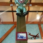 アレコ・レーノ - カウンター席の天井から覗かれてる(笑)