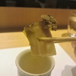 鮓 きずな - 椀物　岩手産 蝦夷鮑と青森県産青海苔　鮑リフト