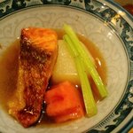 磯金 漁業部 枝幸港 - 秋鮭のくわ焼きと蕪白煮