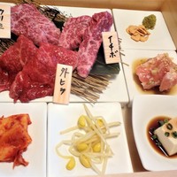 やきにくのバクロ 博多店 - 赤身セット