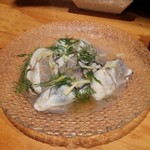 ビストロ シン 2 - 生牡蠣：650円