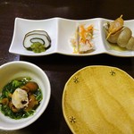 酒肴旬菜 おおあみ - 煮バイ貝、かぶら寿し、昆布巻かまぼこ、なめこ・つまみ菜のお浸し、貝