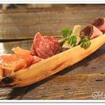 ズイジ - 生ハムと自家製燻製肉の盛合せ