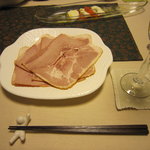 シュタットシンケン - 朝霧高原放牧豚で作ったボンレスハム　100g　1,260円