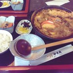 手打 やすえ - デラックスみそ煮込み