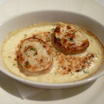 Il Giglio - ３種のイタリア産チーズ （ゴルゴンゾーラ、パルミジャーノ・レッジャーノ、ペコリーノ・ロマーノ） のパンのグラタン