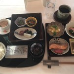 和定食 3000円(税・サ別)‥‥宿泊料に込み