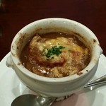 前菜：オニオンスープグラタンスープ