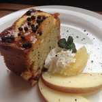 森のレストラン ラッキーガーデン - 黒胡椒とオレンジのケーキ