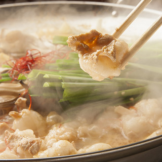 ひとこれ2大巨頭のお鍋！和牛小腸のもつ鍋！天然のぶりシャブ