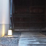 モトイ - 店舗入口