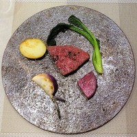 リナシメント - 低温調理でしっとりと仕上げた黒毛和牛のビステッカ