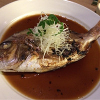 上越やすだ  銀座二丁目店 - 本日の地魚（今日は鯛です）・実山椒焼き