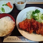 気賀亭 - ロースカツ定食　900円