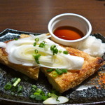 個室×おかげ家 - 定義山の三角揚げ（５８０円）ネギとおろしが沢山で嬉しいですね