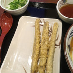 丸亀製麺 - ごぼう天 (3本で130円)