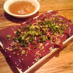 ホルモン焼天 宮の前店 - レバ刺しはこのボリュームで一人前５８０円