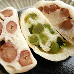 北山饅頭 - 豆パン￥190。素朴なお味ですが、おいしかったです。オーブントースターではなく、袋に入れたままレンチンで温めるのがお勧めです。