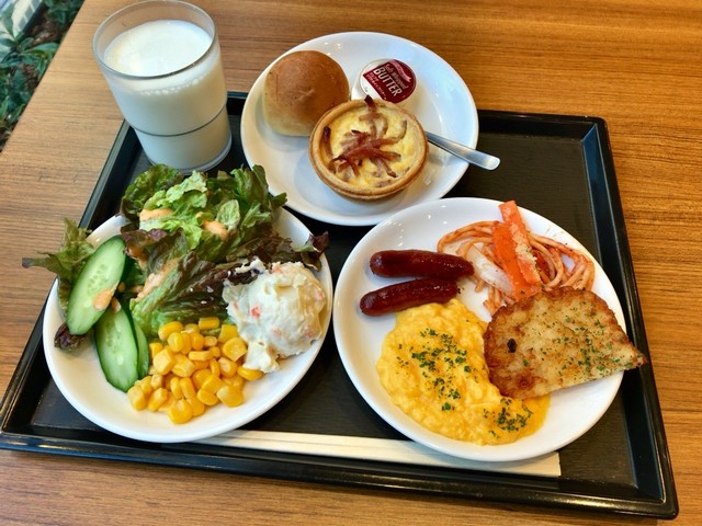 全国唯一 朝食で食べられる銀だこ コンパクトな店舗ながらも充実した朝食 築地銀だこハイボール酒場 飯田橋 By Tan 2 閉店 築地銀だこハイボール酒場 飯田橋駅前店 飯田橋 たこ焼き 食べログ