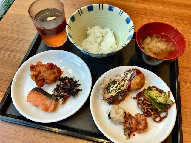 全国唯一 朝食で食べられる銀だこ コンパクトな店舗ながらも充実した朝食 築地銀だこハイボール酒場 飯田橋 By Tan 2 閉店 築地銀だこハイボール酒場 飯田橋駅前店 飯田橋 たこ焼き 食べログ