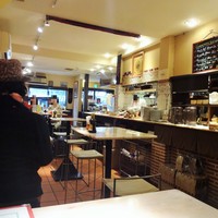 イベリコ・バル 門仲 - 一番奥からの店内