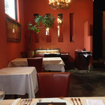 フレンチ サクラ - シャンデリアも素敵です