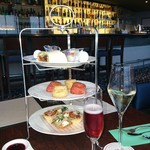 トップ オブ ヨコハマ バーラウンジ - バー側の写真