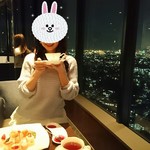 トップ オブ ヨコハマ バーラウンジ - ロイヤルミルクティが美味しくて、2杯飲みました。