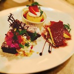 OUI - 食後もゆっくり。。デザートの盛り合わせ