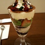 ミルク&パフェ よつ葉ホワイトコージ - 