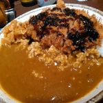 CoCo壱番屋 - ソースをかけて福神漬け載せて